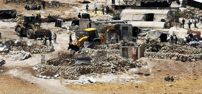 الاحتلال يهدم 11 مسكن ومنشأة في عدة قرى في مسافر يطا / محافظة الخليل