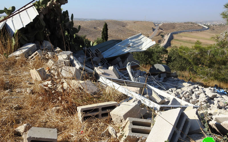 The Occupation demolishes an agricultural facility in Beit Mirsim West Hebron