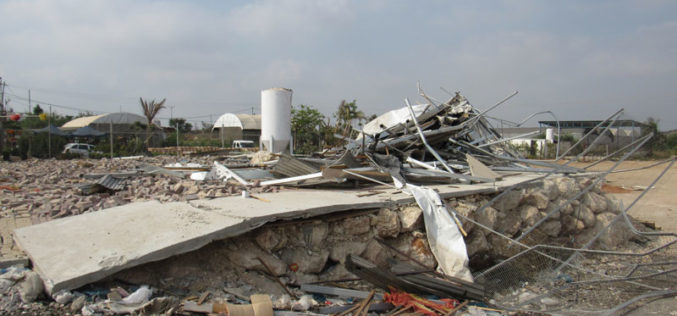 Israeli Civil Administration Demolishes Facilities in Qalqilya governorate