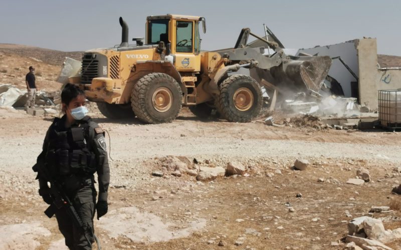 Demolition of two shelters and an agricultural facility in the village of Jinba in Masafer Yatta, south of Hebron