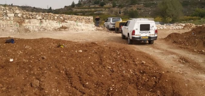 إخطار بئر لعائلة أبو غليون بوقف العمل والبناء في بلدة الخضر/ محافظة بيت لحم