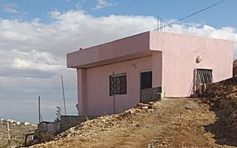إخطار مسكن عائلة سند  بوقف العمل والبناء في بلدة جناتا / محافظة بيت لحم