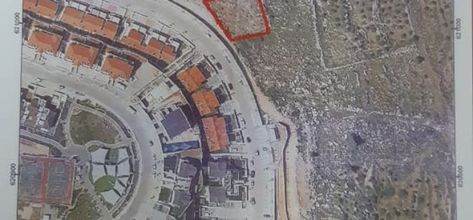 جيش الاحتلال يخطر مواطن بإخلاء أرضه في بلدة الخضر / محافظة بيت لحم