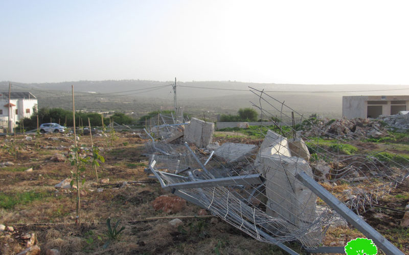 هدم أسوار وسياج تحمي قطعة أرض في قرية جبارة / محافظة طولكرم