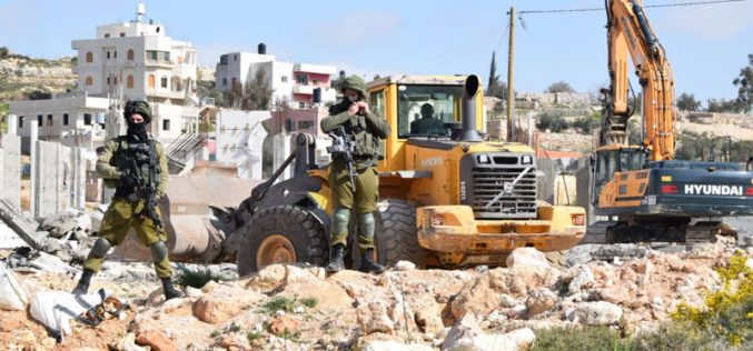 الاحتلال يهدم مسكن وبئر مياه في خلة الوردة ببلدة بني نعيم جنوب الخليل