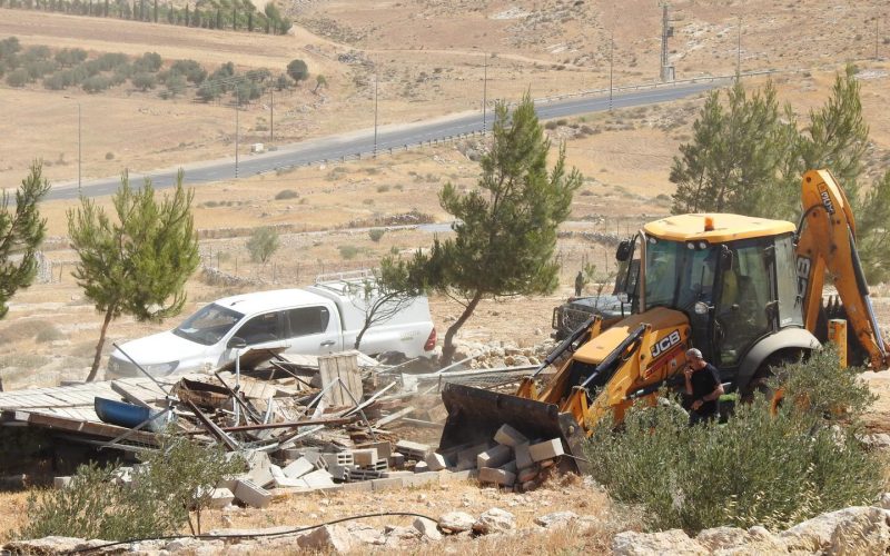 الاحتلال يهدم منشأتين زراعيتين في قريتي التواني والركيز بمسافر يطا جنوب الخليل