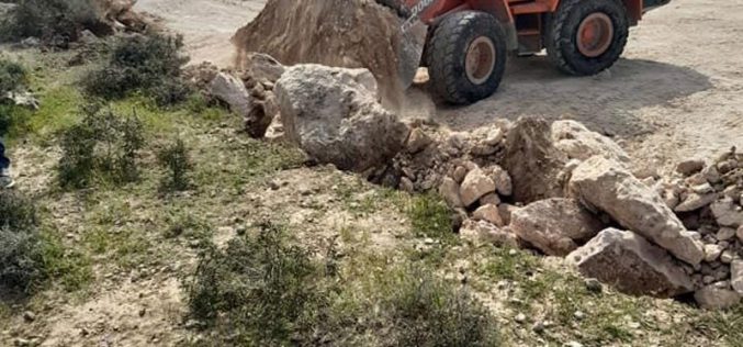الاحتلال يهدم ويصادر مساكن ومنشآت زراعية في قرية البويب شرق يطا بمحافظة الخليل