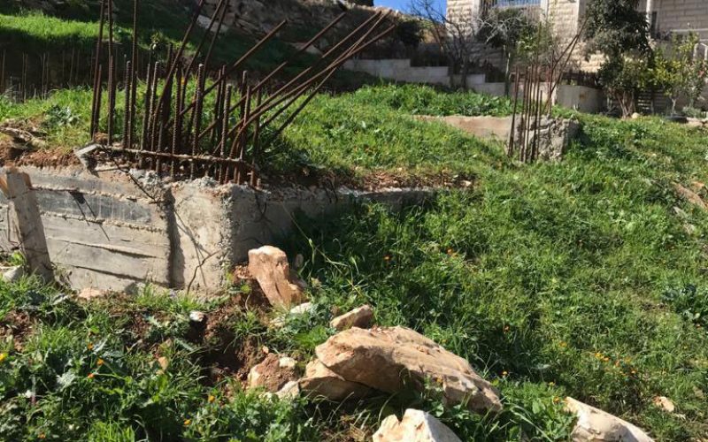 The Occupation Notifies a Structure for Suliman family in Tuqu’ town / Hebron governorate