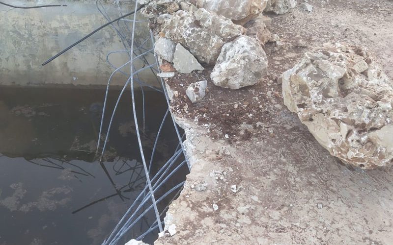 اقتلاع 95 غرسة زيتون وهدم بئراً للمياه وسناسل حجرية في قرية كفر الديك / محافظة سلفيت