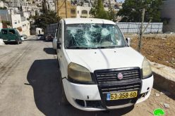 مستعمرون يعتدون على المركبات الفلسطينية في حارة جابر / محافظة الخليل