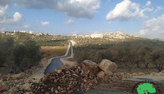 إغلاق طريق رئيسية وأخرى زراعية بالسواتر الترابية في بلدة يعبد / محافظة جنين