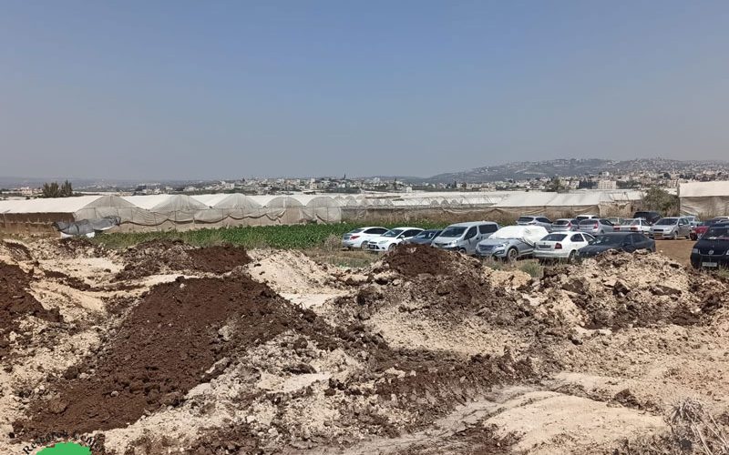 الاحتلال يجرف قطعة أرض لعائلة حسن في بلدة عتيل / محافظة طولكرم