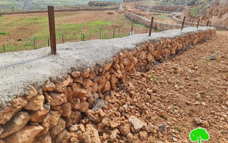 إخطار بهدم وإزالة جدران استنادية خلال 96 ساعة في قرية دوما شرق نابلس