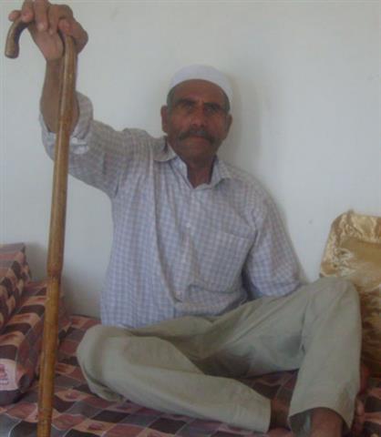 مستوطنو يتسهار يعتدون على المسن حمد قط في قرية مادما