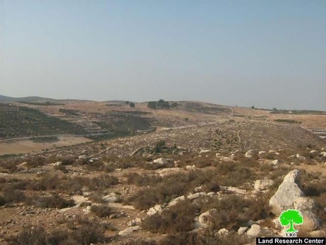 The Israeli Occupation Cuts Off Agricultural Roads in Hebron Governorate