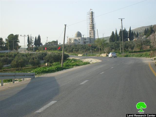 Israeli occupation notify the citizens of Burin village to stop work at the mosque of