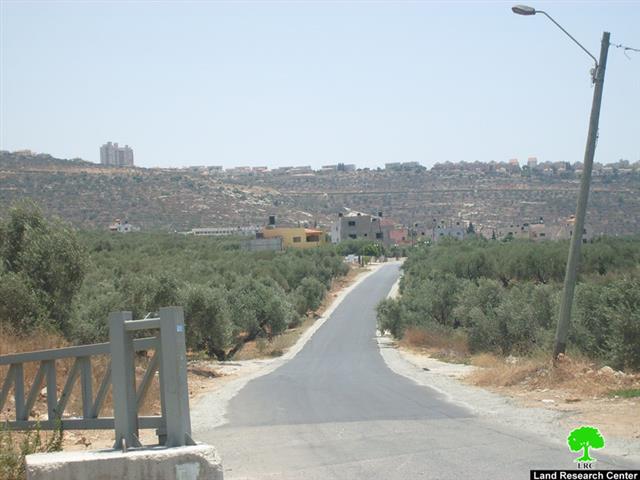 أخطار بهدم طريق رئيسي معبد  في قرية مردا