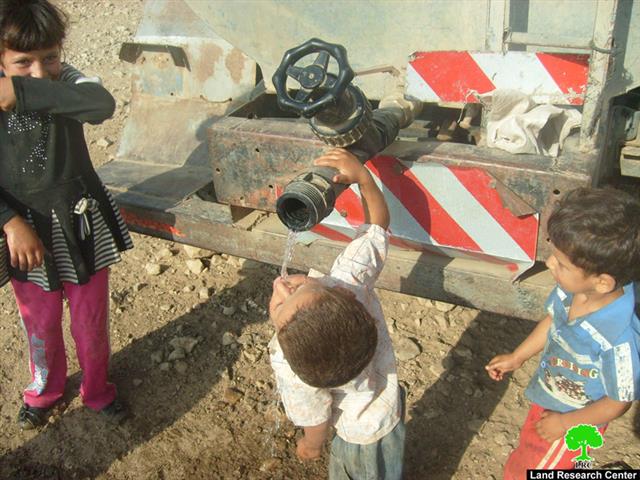 مصادرة صهاريج نقل المياه  في خربة طانا