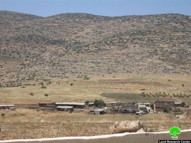 إغلاق الطريق الرابط ما بين خربة يرزا و مدينة طوباس