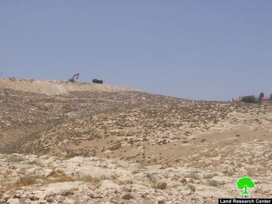 Demolishing a barn in Al Rahwa