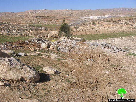 الاحتلال يهدم غرفة زراعية في ” شعب المغارة ” شرق يطا
