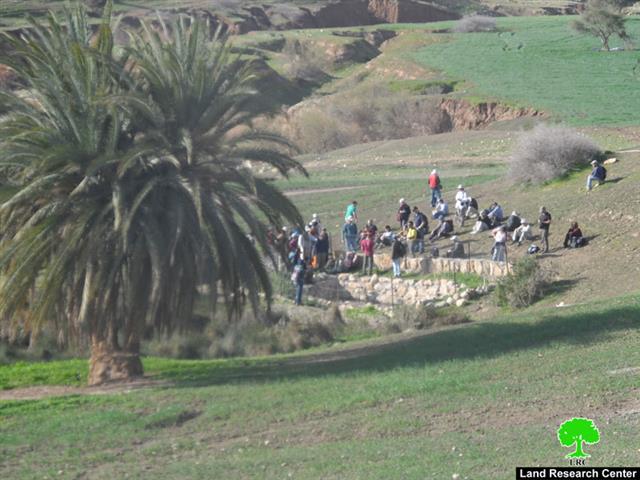 مستعمرو “مسكيوت” يستولون على نبع ماء عين الحلوة  في منطقة وادي المالح / محافظة طوباس