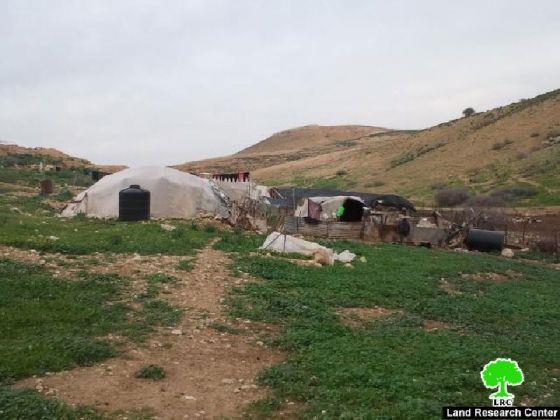 الاحتلال الإسرائيلي يخطر بوقف البناء لمنشآت سكنية وزراعية في الأغوار الشمالية