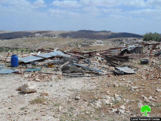 الاحتلال يهدم بركس زراعي في الديرات شرق يطا