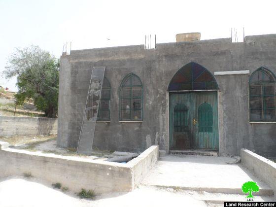 استهداف مسجد الرباط في قرية عوريف من قبل مستعمري “يتسهار”