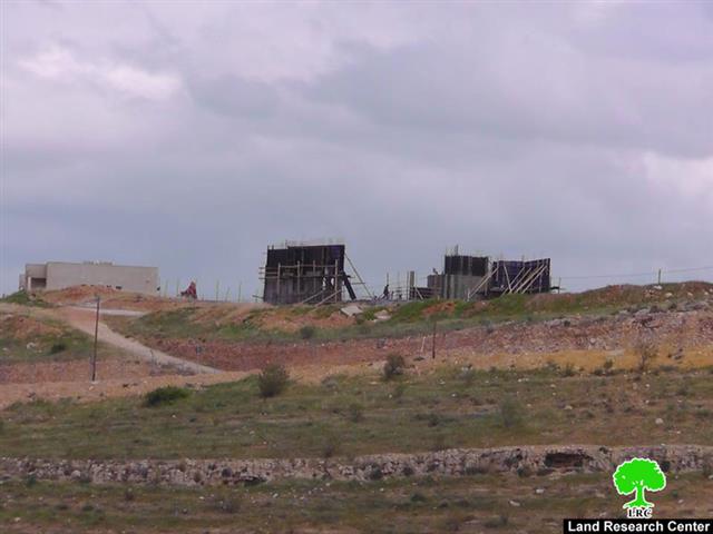 Colonists of Maskiyyot expand their colony while they strangle Palestinians