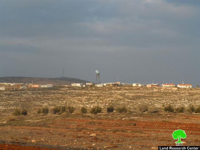 مستعمرو البؤرة الاستعمارية ” هيوفال” يتلفون 23 شجرة لوزيات في قرية قريوت