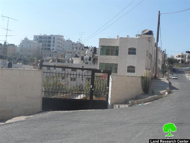 إخطار بهدم عمارة سكنية مكونة من ست شقق في مدينة البيرة / محافظة رام الله