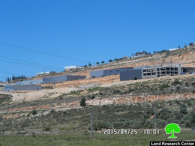 Expansion works on the industrial zone of Barkan colony at the expense of the Salfit villages of Haris and Bruqin
