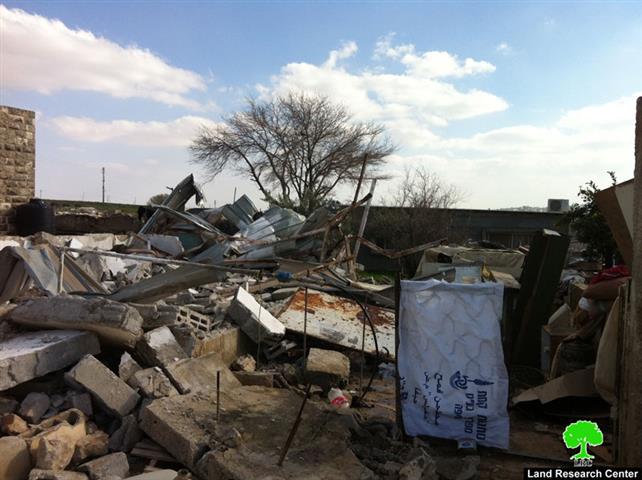 Covered by darkness… the Israeli Occupation Army demolishes two residences in Jaba’