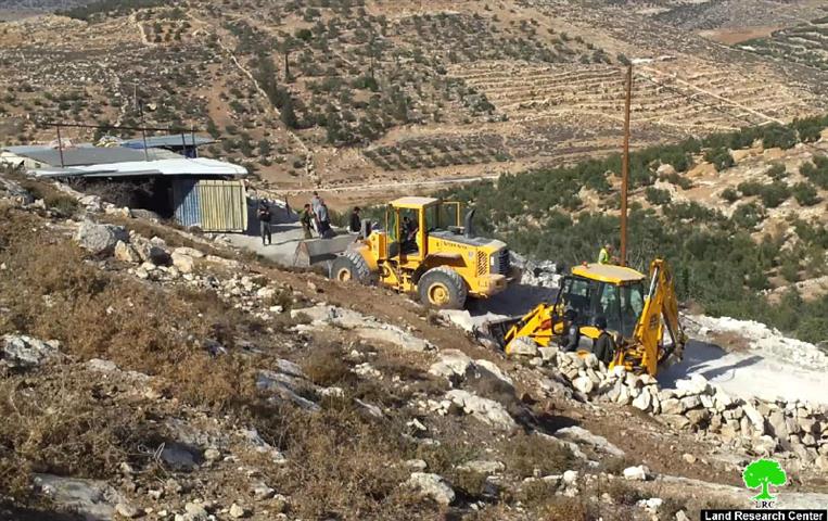 The occupation demolishes a residence and two barracks in Idhna