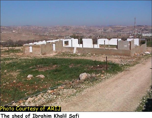 Teqou Residents feels the Cold Hard Iron of the Israeli Bulldozers