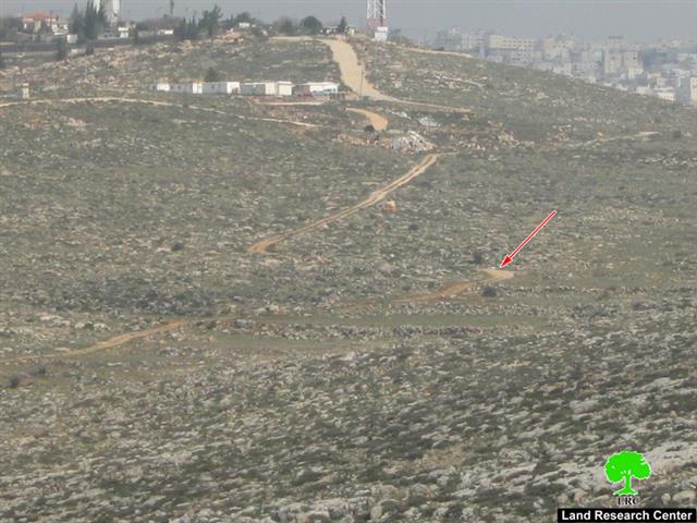 أعمال جارية لشق طريق استيطاني جديد لصالح مستوطنة ” حاجاي”