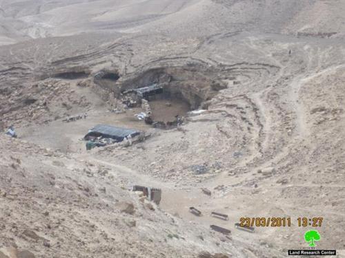 تهديد بالهدم عدد من البركسات 2 و 5 زينكو و  خيام و مجموعة من المغر في قرية عرب الرشايدة