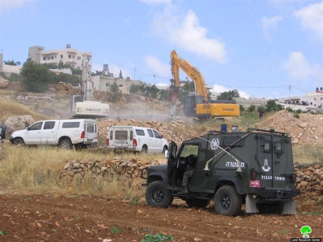 The Israeli Occupation Demolishes Two Water Cisterns in Al Harayeq – Hebron City