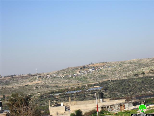 إخطار عائلتين بوقف البناء لمنشآتهم الزراعية في عرب الرماضين الجنوبي- محافظة قلقيلية