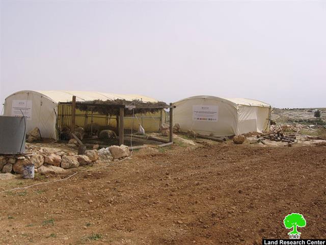 إخطارات بوقف العمل في خيام زراعية في خربة سوسيا