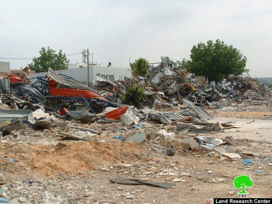 الاحتلال يهدم ورش صناعية في قرية برطعة الشرقية /محافظة جنين