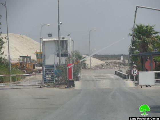 The Israeli occupation continues to turn lands of Al-ghors into dump sites in Jericho