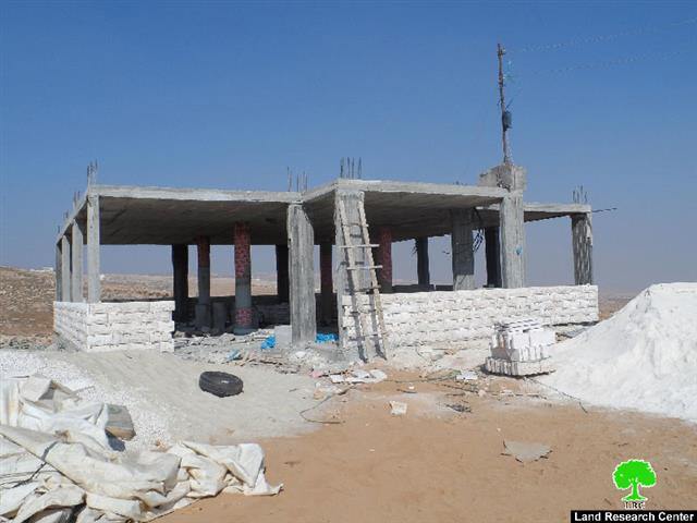 The occupation confiscates the construction materials for a mosque in Yatta