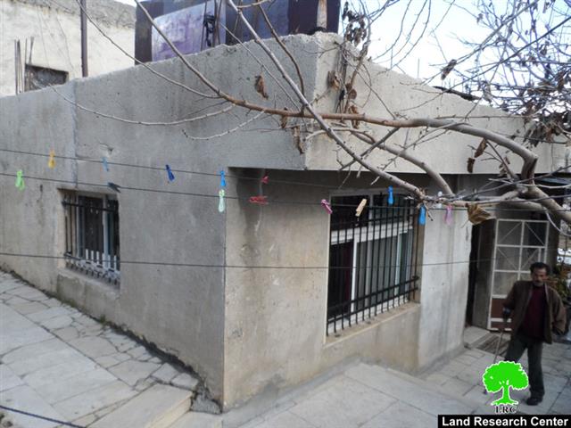 The Israeli occupation threatens to demolish a house in Hebron