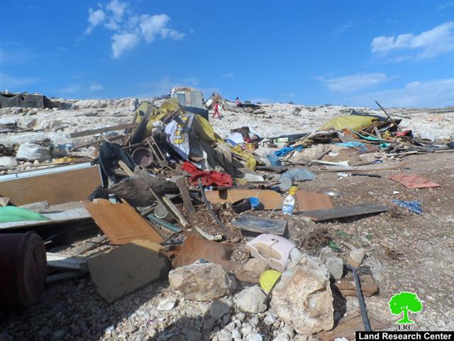Demolitions on tents and barns in Ein Ayyoub