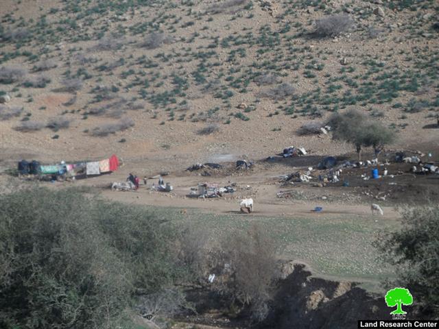 مستعمرو مستعمرة ” ايتمار” يضيقون الخناق على رعاة الأغنام في خربة طانا