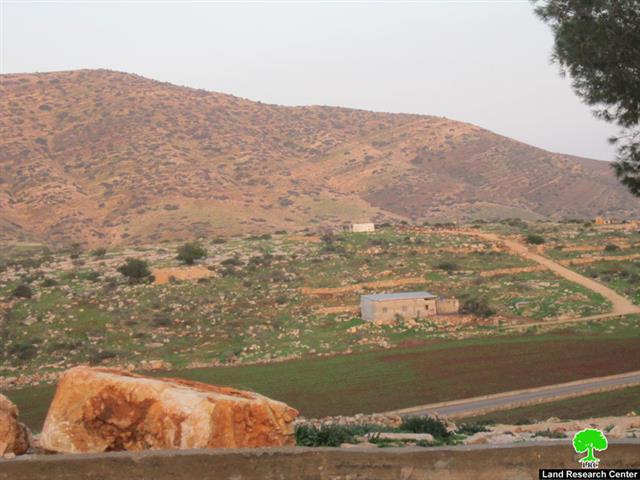 Two families notified with stop work order in al-Aqaba town /Tubas governorate