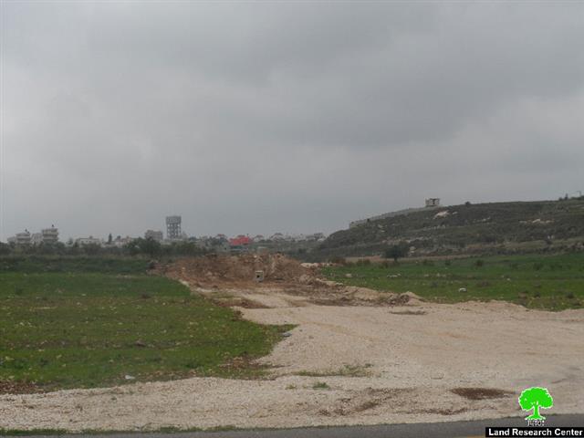 A road closed with dirt walls in Hijeh town/ Qalqilya