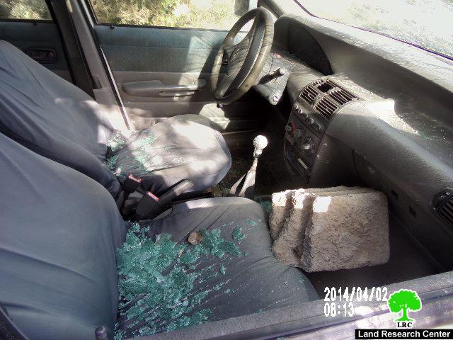 تحطيم سيارة في قرية جالود